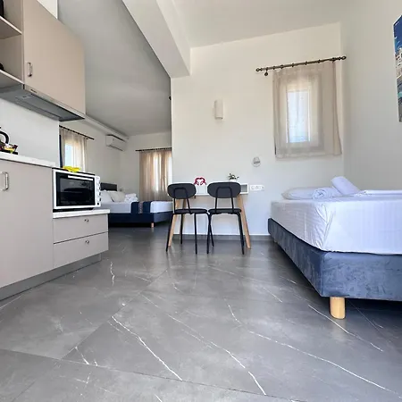 Cosmos Irakleia (Naxos)