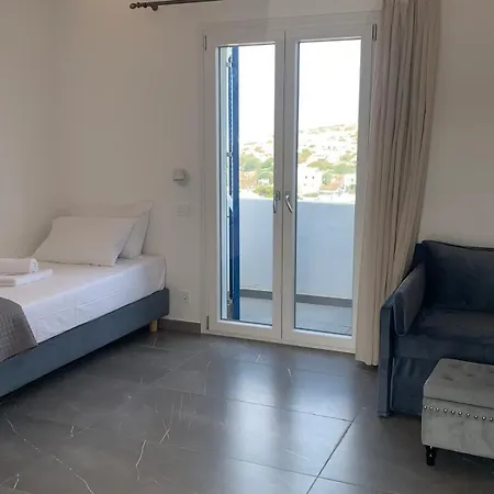 Cosmos Irakleia (Naxos)